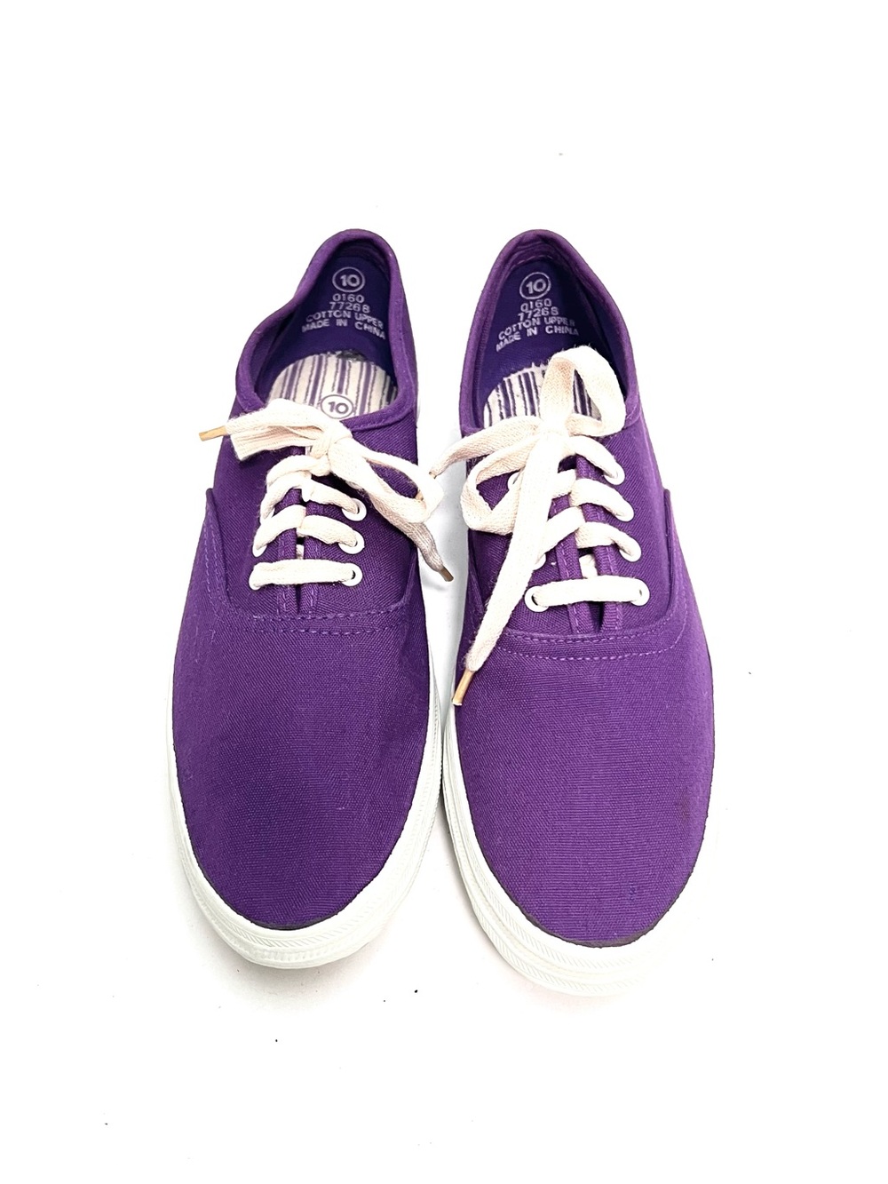 Vintage 1990s deadstock purple canvas lace up casual sneakers